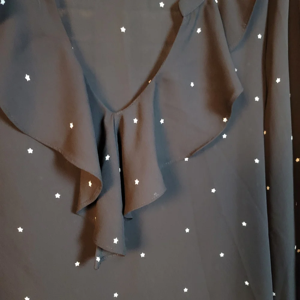 19 Cooper black and white polka dot v neck ruffle collar 3/4 sleeve blouse
